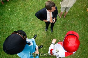 Peter Schiergen und Jockeys © turfstock.com