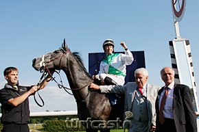 Night Magic gewinnt den Grossen Mercedes-Benz Preis von Baden. © turfstock.com/Balogh