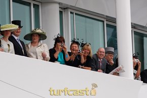huette_20090606epsom_uk_0463