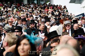 Symboldbild Royal-Crowd. © turfstock.com/Balogh